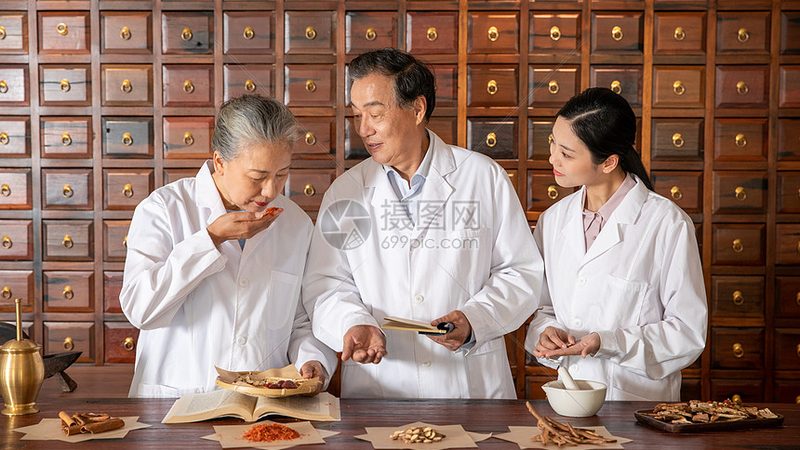 中药调理的价格受多种因素影响，以下是一些主要因素：